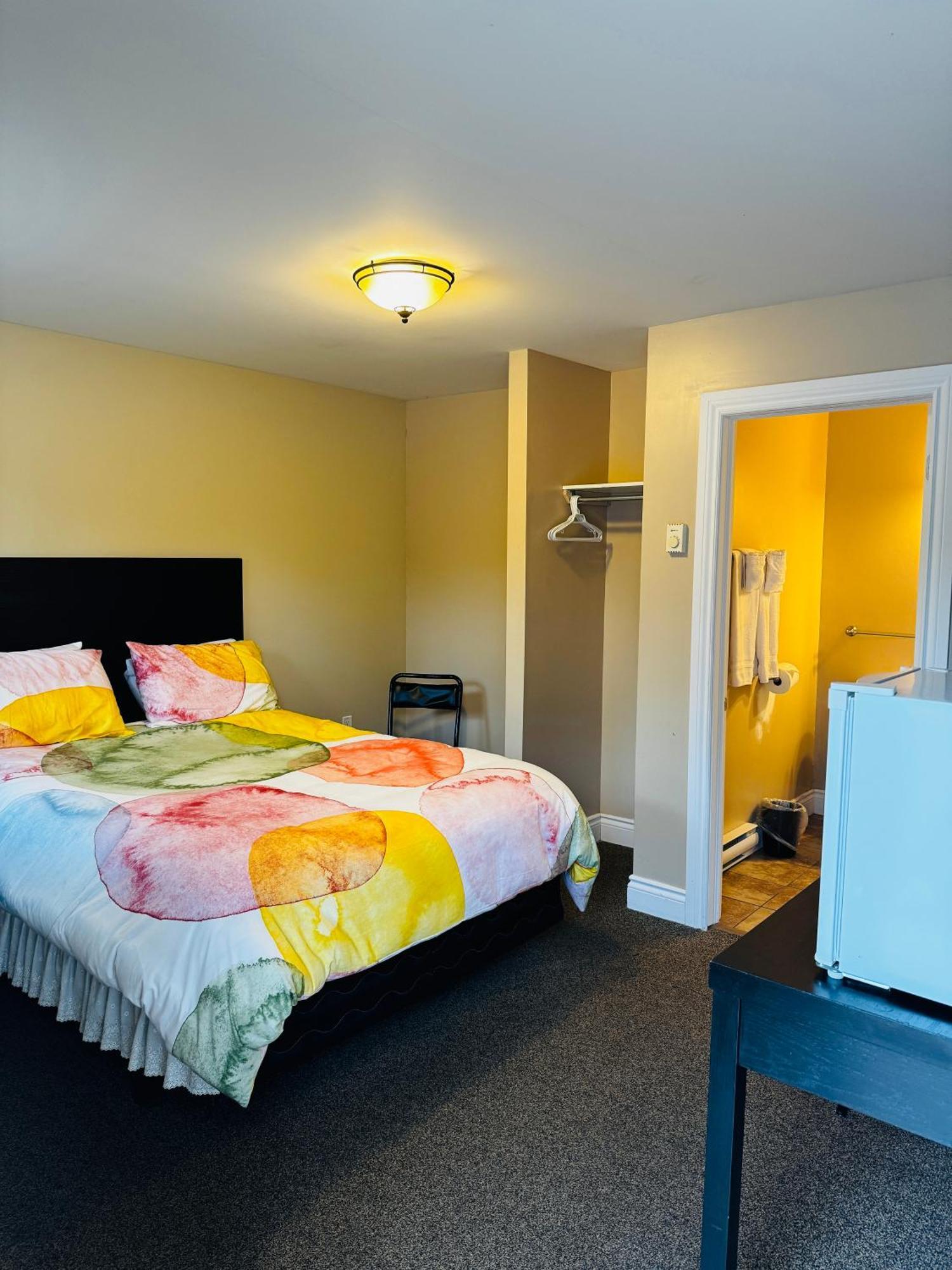 Fundy Line Motel Мирамичи Екстериор снимка
