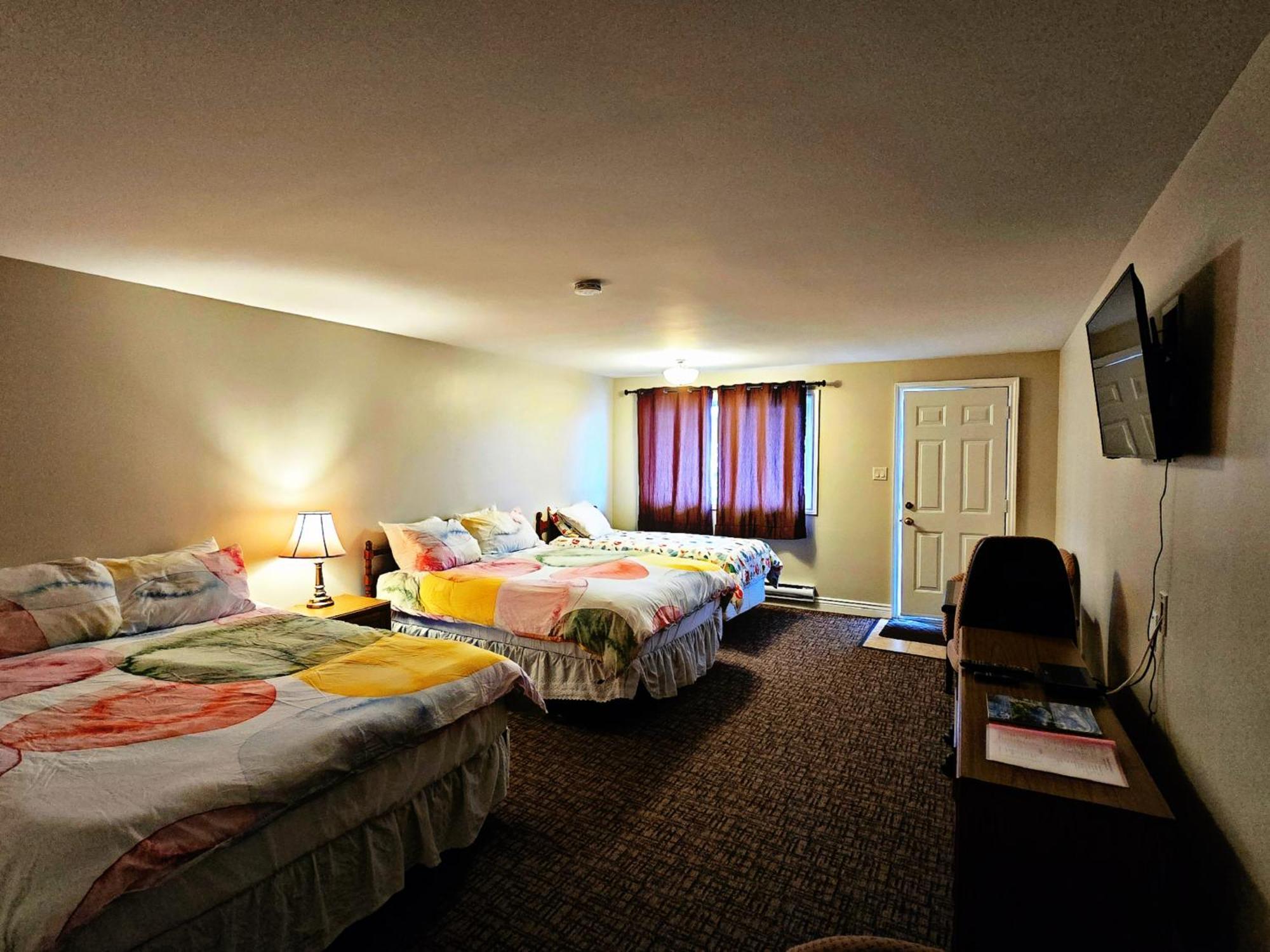 Fundy Line Motel Мирамичи Екстериор снимка